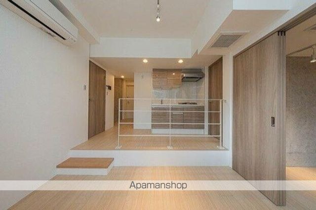 ラヴィエール成増の居間写真
