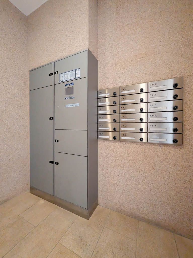 建物外観　入居者専用の宅配ボックス