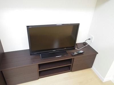 その他　32型液晶テレビ