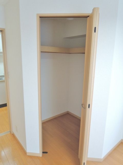 収納　（別タイプ参考写真）ソリティア大塚　豊島区南大塚2