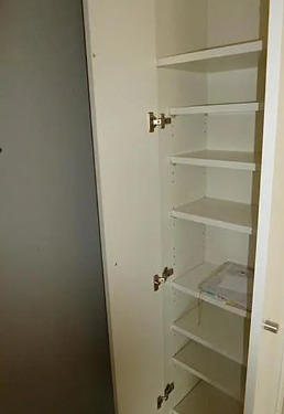 玄関　別部屋の画像を使用しております。