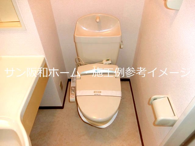 ＪＲ関西本線 志紀駅 徒歩10分 2階建 築22年のトイレ写真