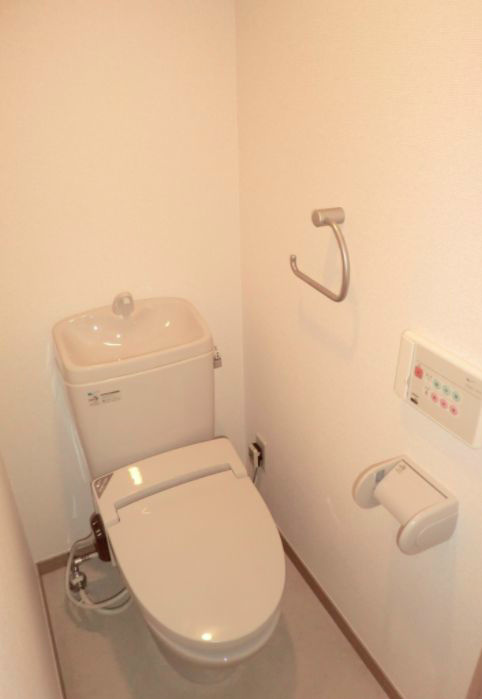 トイレ　仲介手数料は賃料の半月分です
