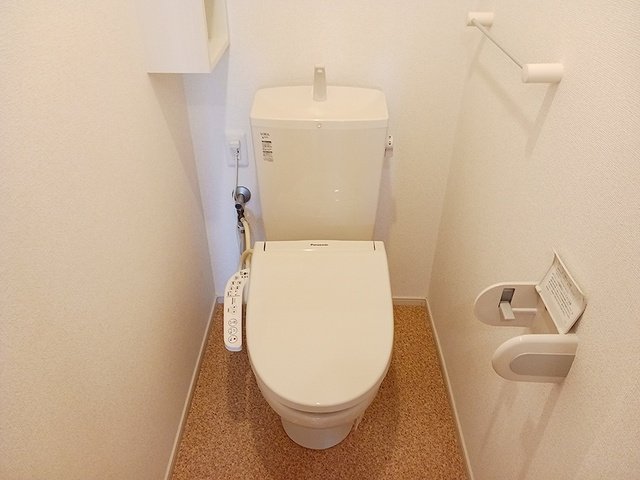 トイレ　落ち着いたトイレです