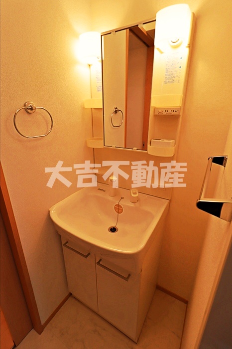 洗面設備　※別部屋の写真です
