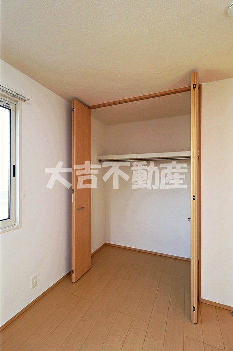 収納　※別部屋の写真です
