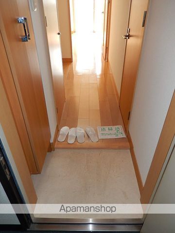 地下鉄名城線 久屋大通駅 徒歩5分 15階建 築19年の玄関写真