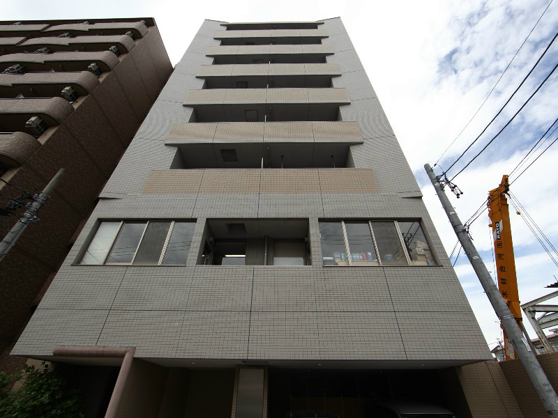 建物外観　外観　オートロック　防犯カメラ　1フロア2部屋
