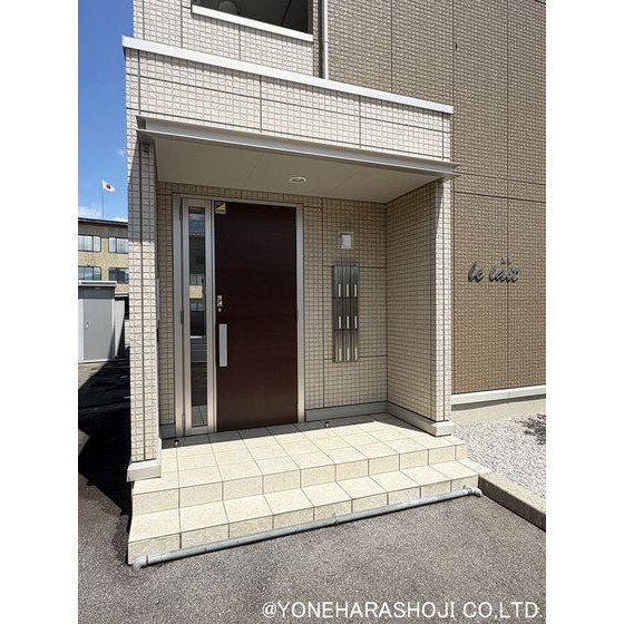 ＪＲ城端線 砺波駅 徒歩7分 3階建 築11年の外観写真