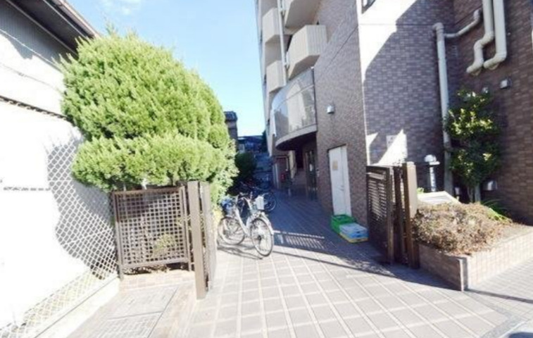エントランス　建物の内部です