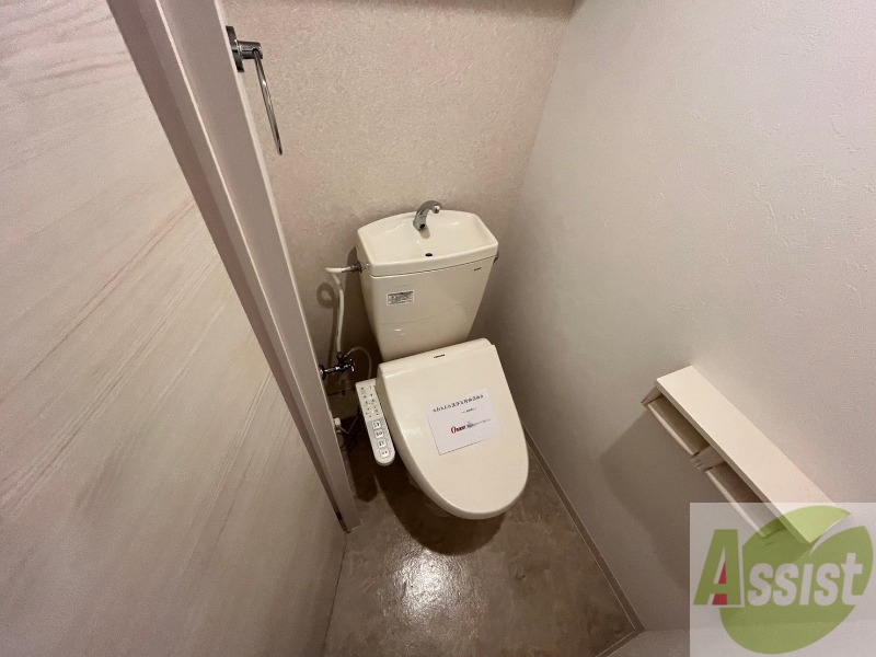 トイレ　シャワートイレになっているので快適です！