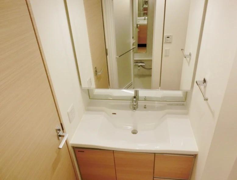 洗面設備　※同マンション別室参考写真