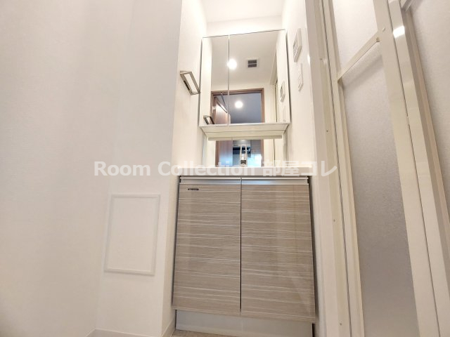洗面設備　※同物件他部屋写真 反転、色違いの場合有 現況優先