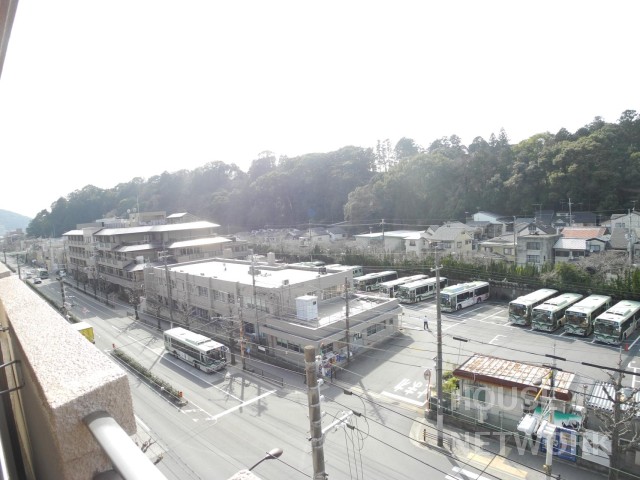 エントランス　お部屋探しはハウスネットワーク左京店へ