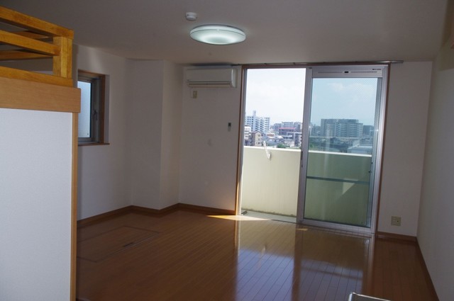 居室・リビング　同じタイプの別のお部屋です
