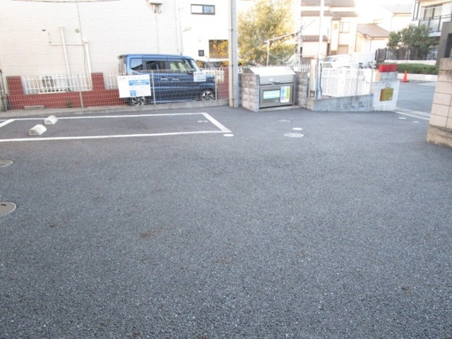駐車場　駐車場（要空き確認）