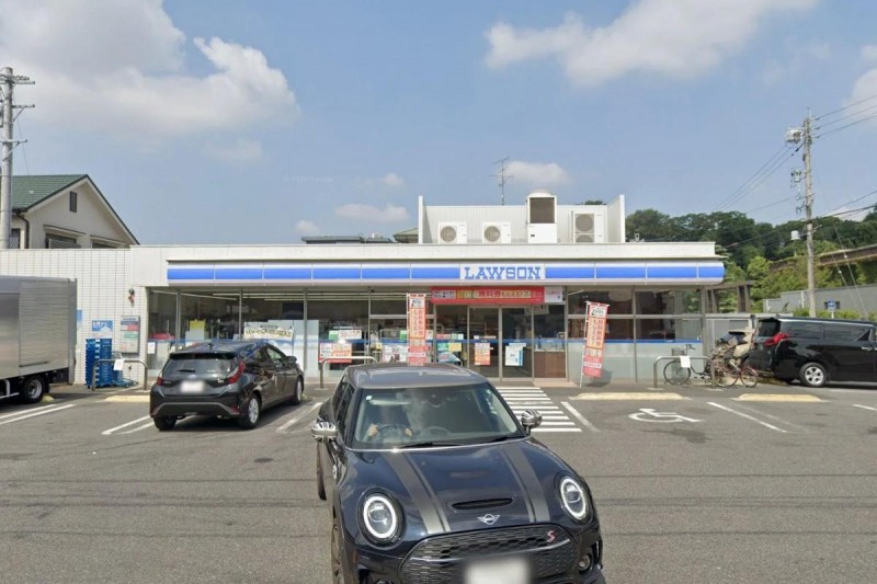コンビニ　ローソン 千種楠元町店（コンビニ）まで676m