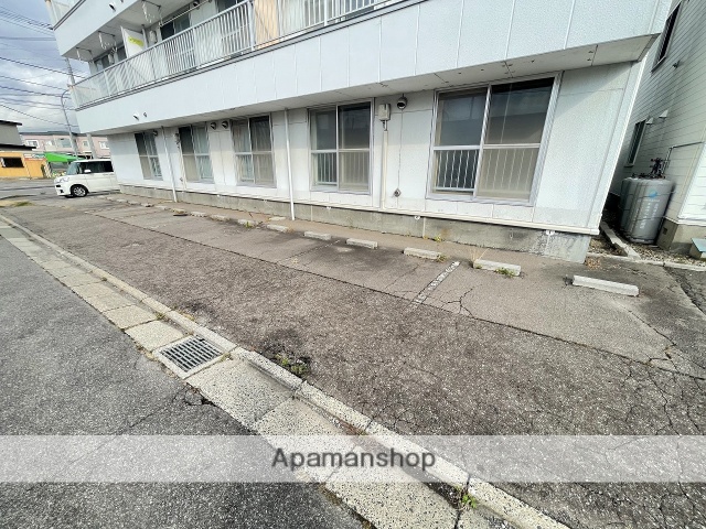 駐車場　エントランス