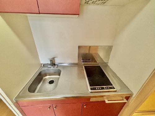 キッチン　設備・仕様は号室により異なる為、現況を優先いたします。