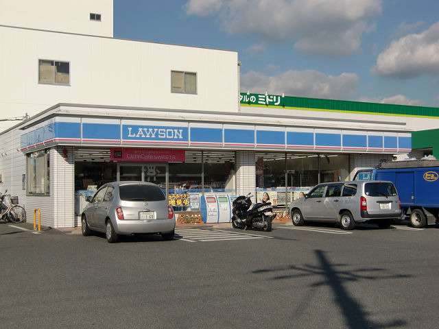 コンビニ　ローソン佐堂町3丁目店（コンビニ）まで333m