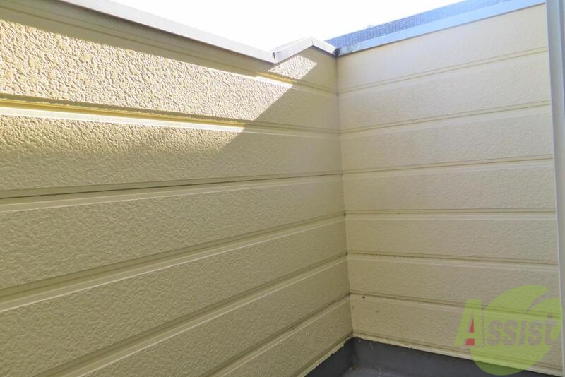 バルコニー　バルコニーは広くはありませんがお洗濯は出来そうです