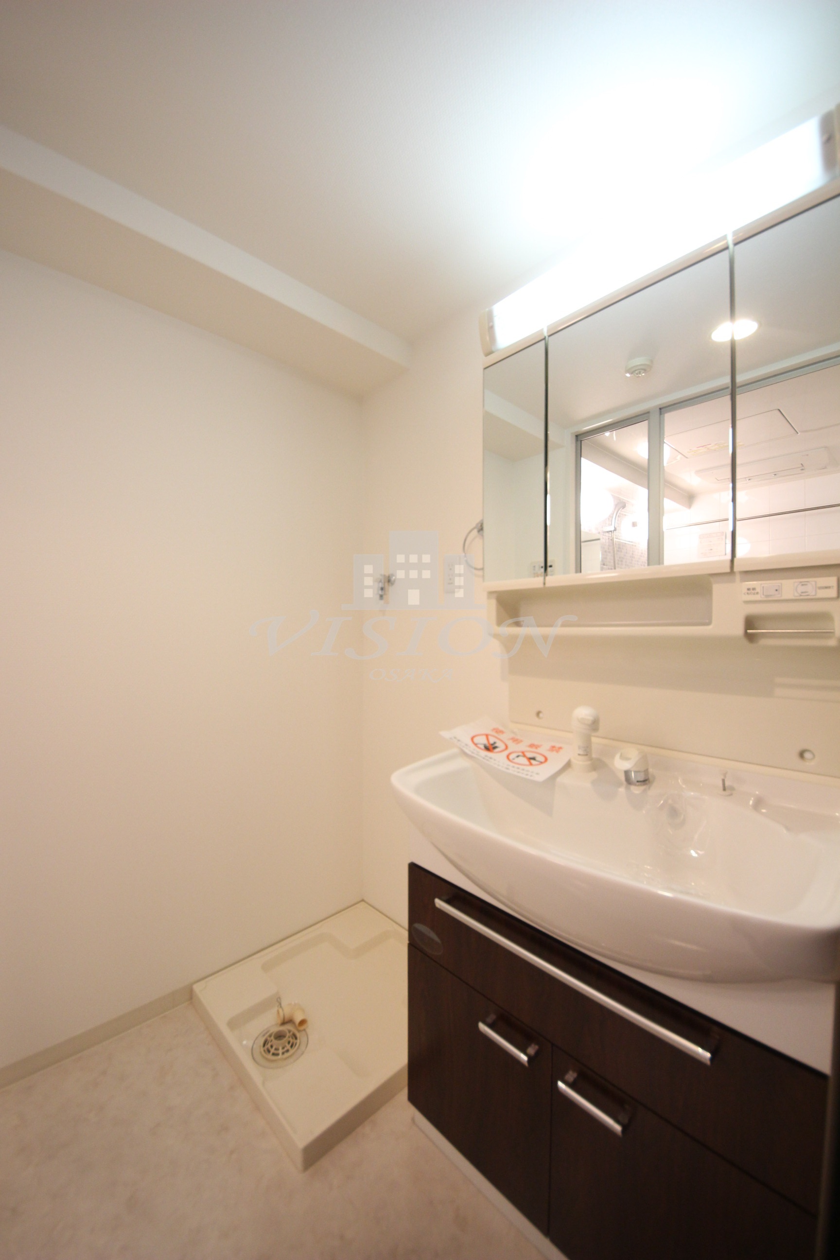 洗面設備　室内写真は別タイプのものです