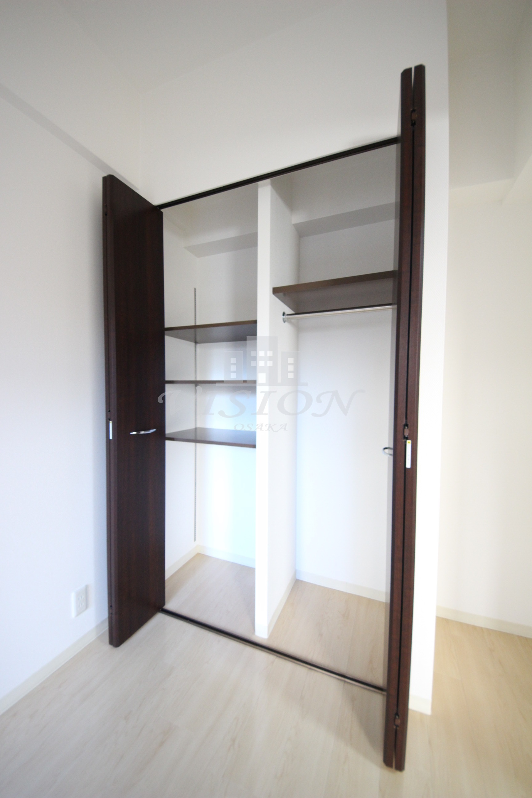 収納　室内写真は別タイプのものです