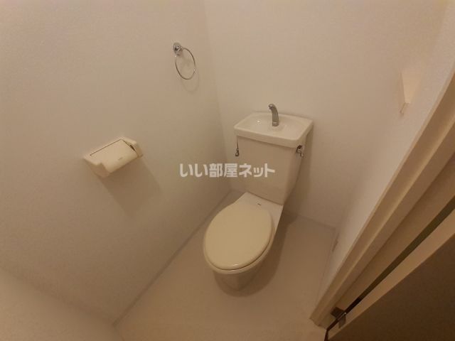 【デルニエアンのトイレ】