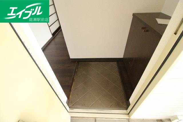 玄関　写真は同タイプのお部屋です