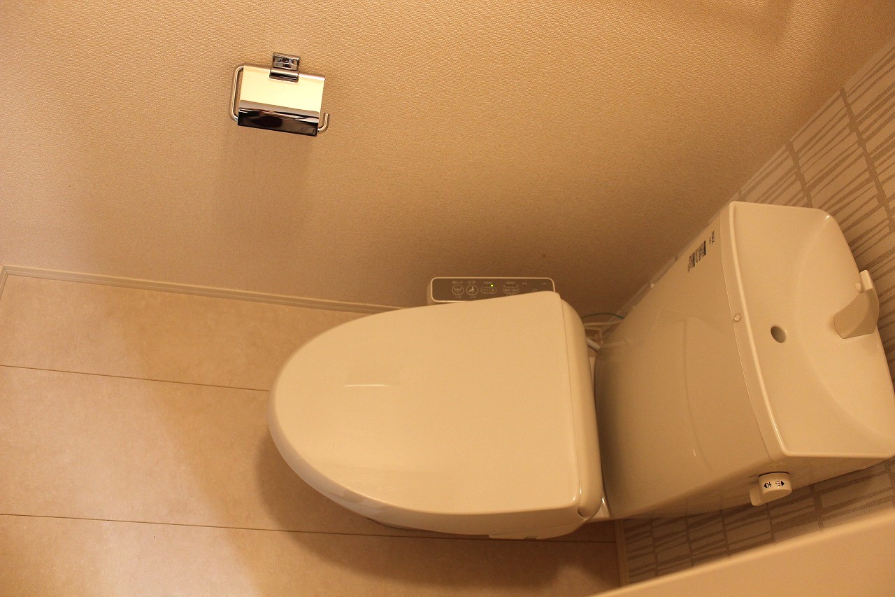 トイレ　温水洗浄便座
