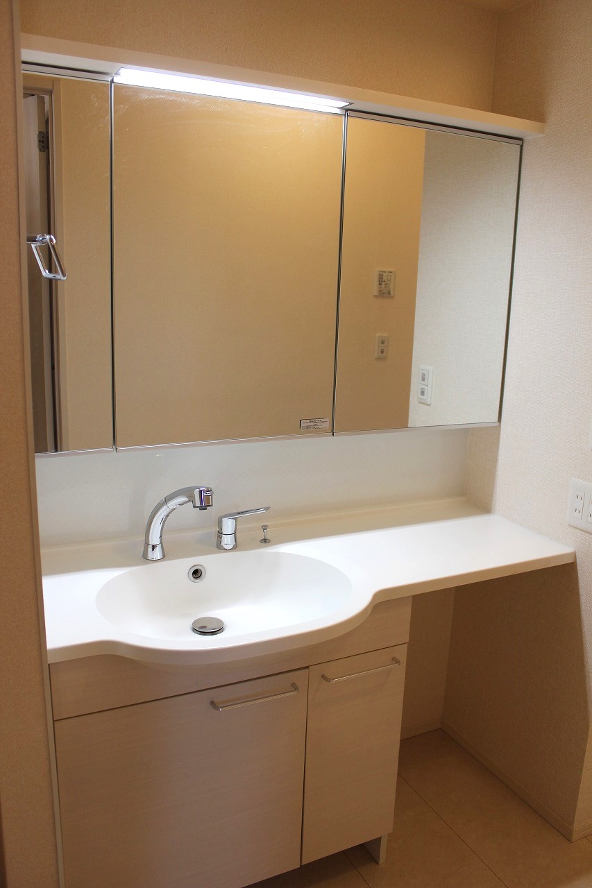 洗面設備　洗髪洗面化粧台