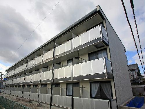 【レオパレス高辻の建物外観】