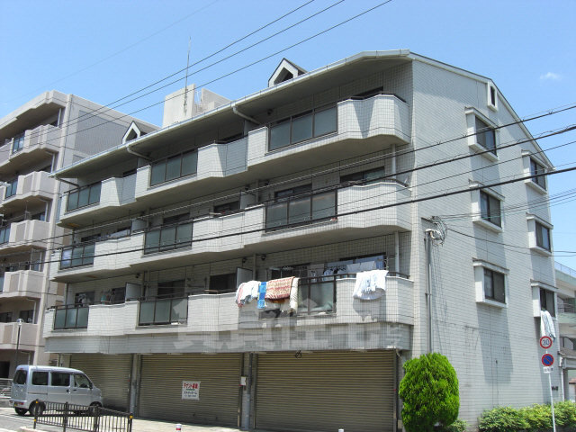 【摂津市学園町のマンションの建物外観】