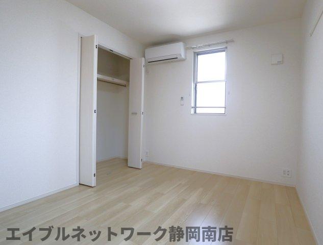 ＪＲ東海道本線 静岡駅 バス乗車時間：19分 最寄りバス停で下車 徒歩3分 2階建 築3年の内装写真