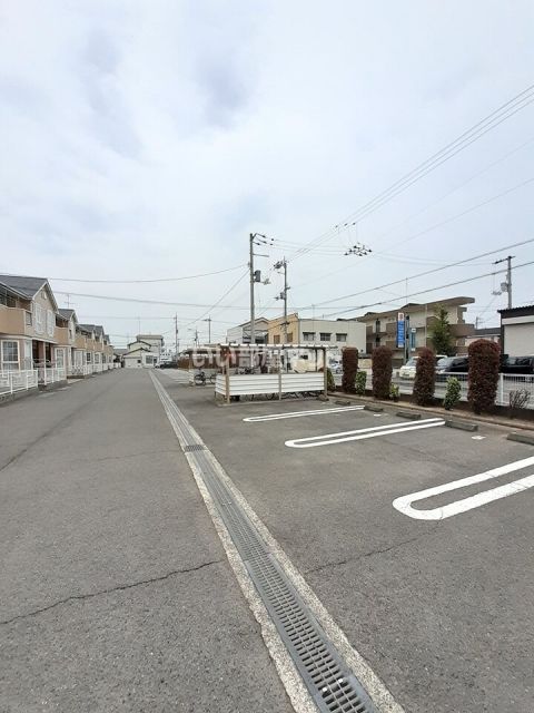 【今治市北鳥生町のアパートの駐車場】