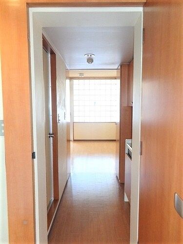 玄関　玄関から廊下