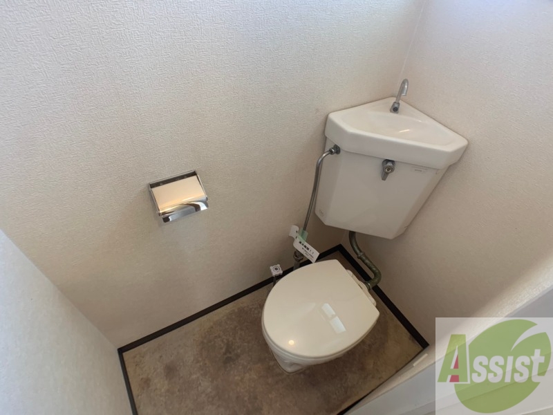 トイレ　こちらはトイレです。清潔感があり、安心して使用できます。