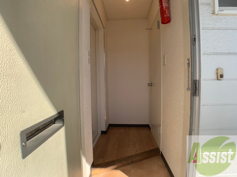 玄関　玄関の様子です。明るい印象ですね。気分もあがりそう。