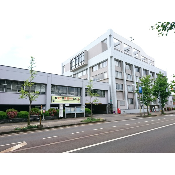 役所　三条市役所本庁舎（役所）まで486m