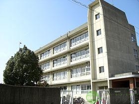 【茨木市玉瀬町のマンションの中学校】