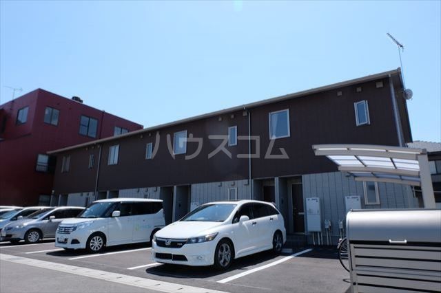 栃木市大平町富田のアパートの建物外観