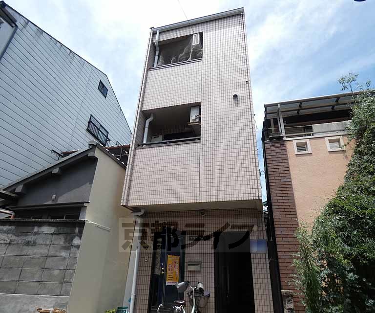 京都市北区大宮中林町のマンションの建物外観