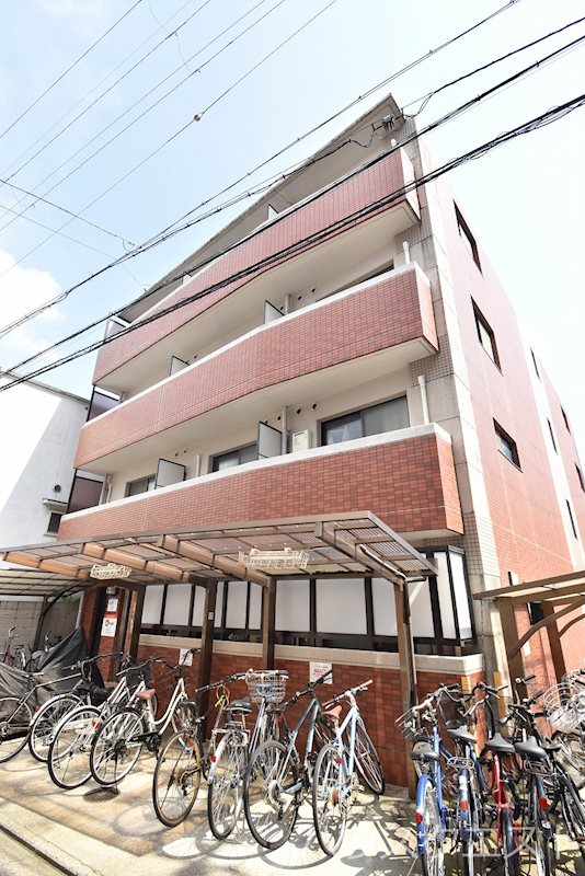 京都市伏見区深草ヲカヤ町のマンションの建物外観