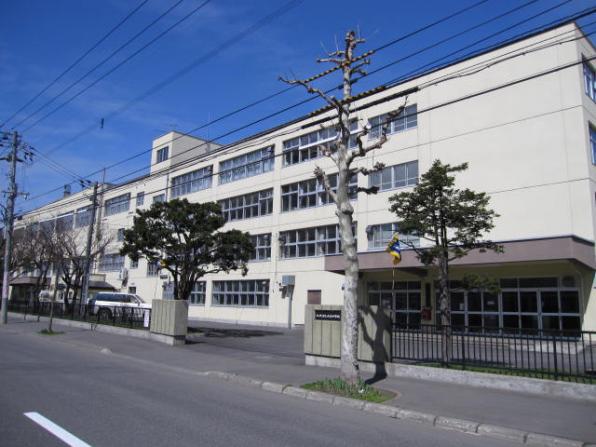 【札幌市北区北十九条西のマンションの中学校】