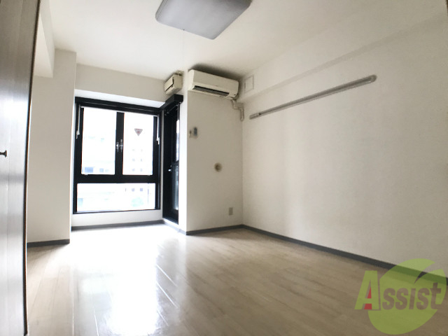 居室・リビング　９．２帖の洋室です。生活のメインとなる部屋ですね。