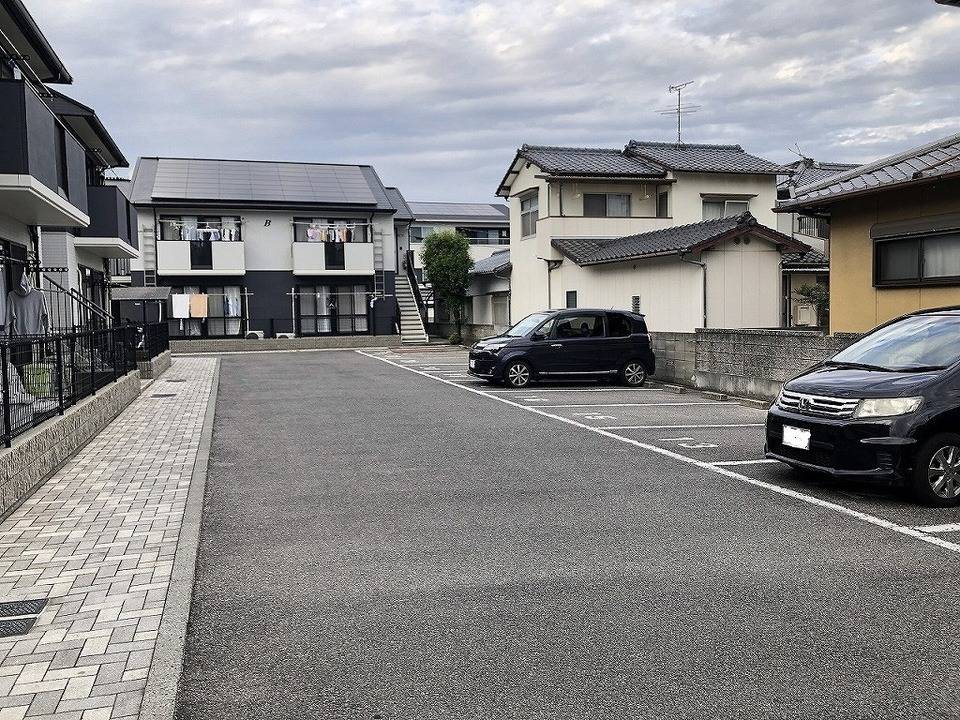 駐車場　駐車場