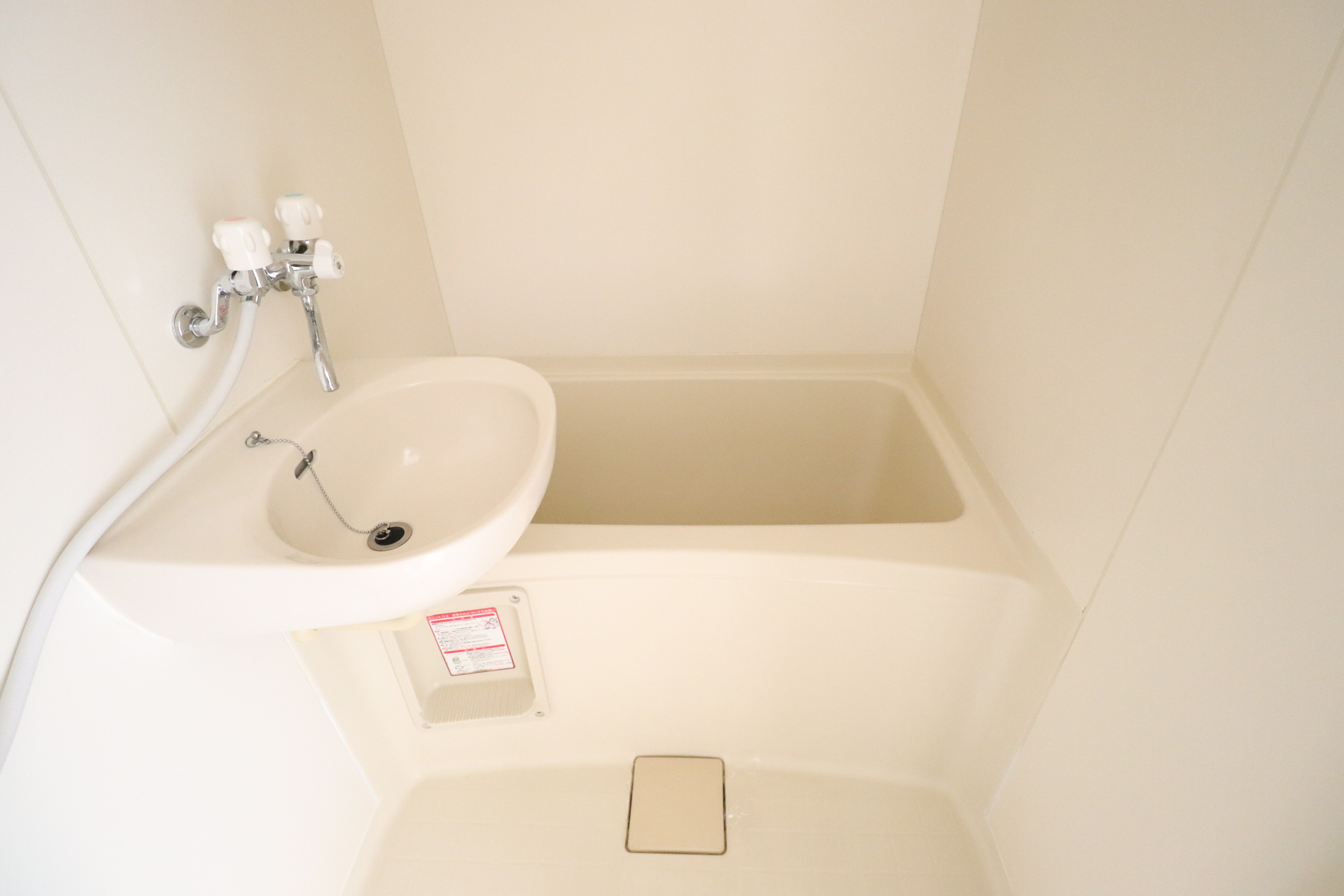 バス・シャワールーム　浴室です♪