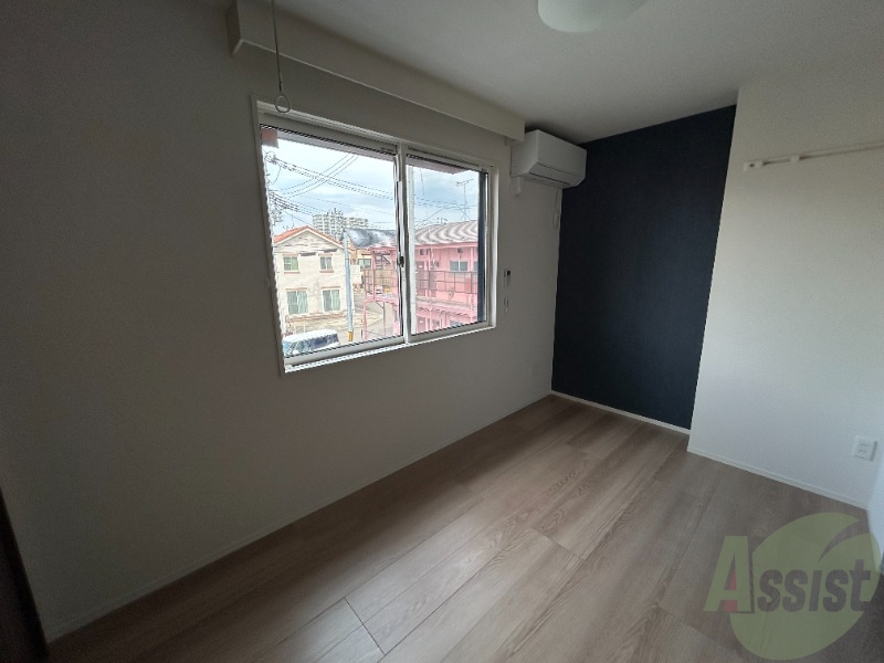 その他部屋・スペース　４．８帖の寝室になります。伸び伸び出来そうですね。