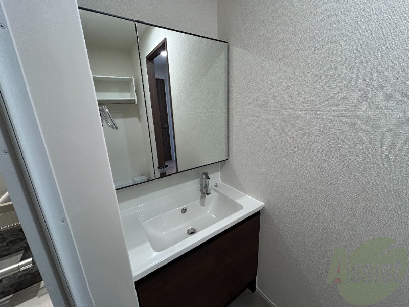 洗面設備　洗面台は独立しています。朝の身支度はこちらでどうぞ～