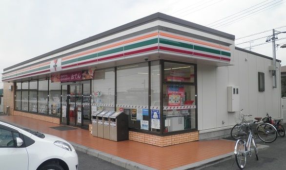 コンビニ　セブン‐イレブン 四日市東垂坂町店（コンビニ）まで1135m